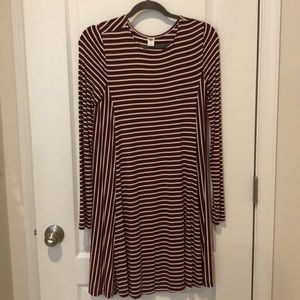 Old navy long sleeve shift dress- small